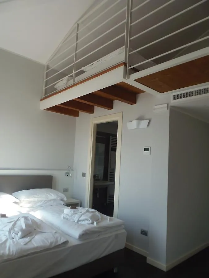 Albergo Dongo