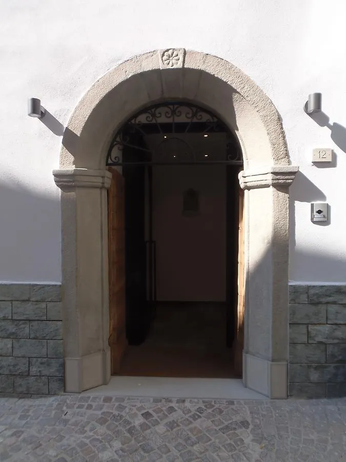 Albergo Dongo 3*,